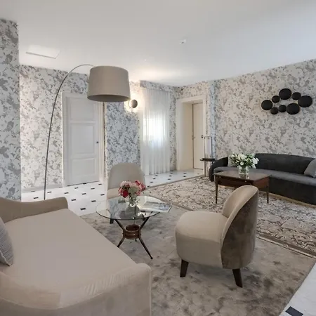 - Palazzo Signoria Luxury