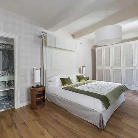 - Palazzo Signoria Luxury